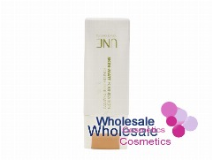 8 x Bourjois UNE Natural Beauty Skin Matt Foundation - M11